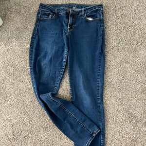 Old navy rockstar mid rise jeans size 12 long. Some fading pilling.